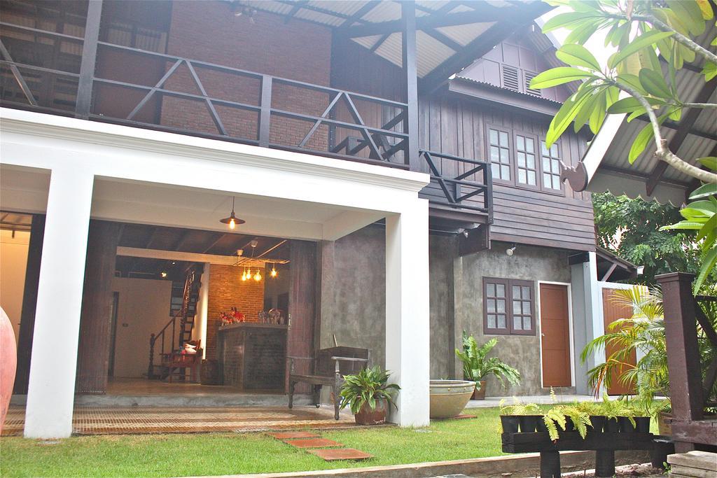 Hotel Niwas Ayutthaya Exterior foto