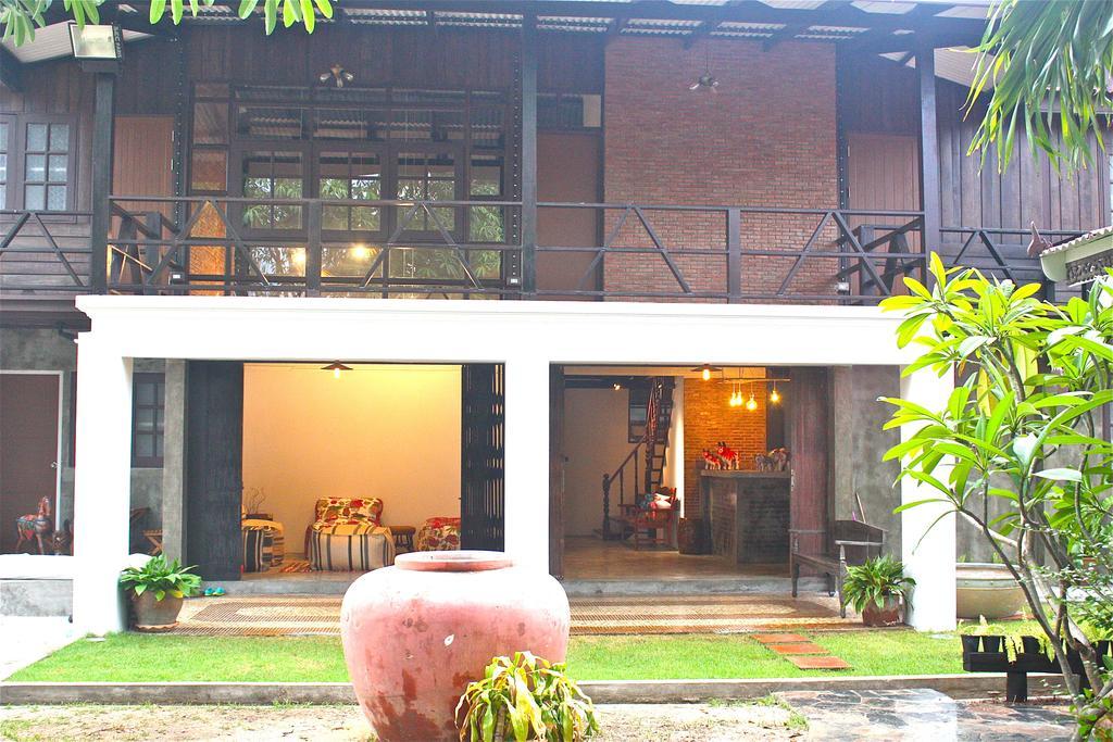 Hotel Niwas Ayutthaya Exterior foto