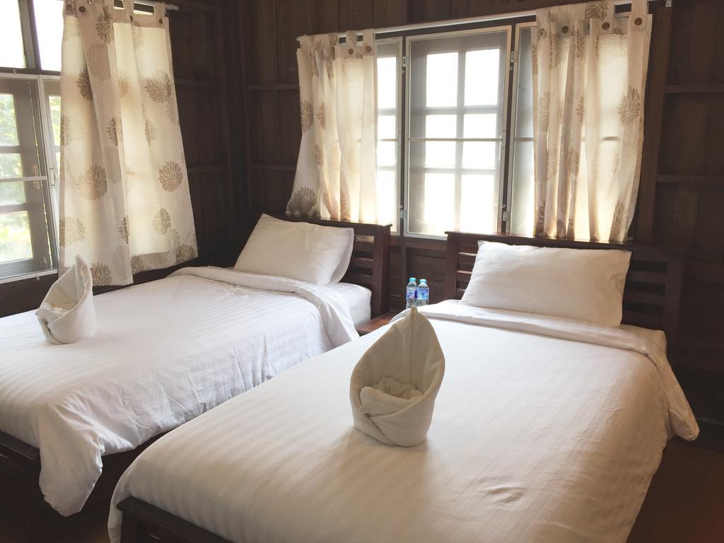 Hotel Niwas Ayutthaya Zimmer foto