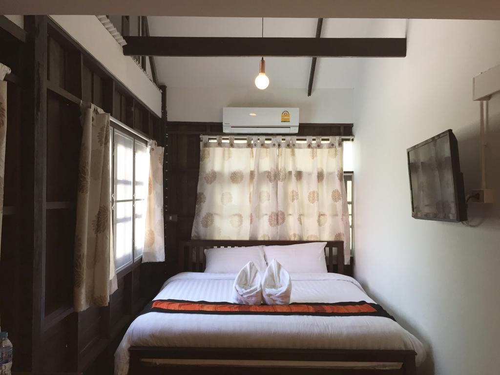 Hotel Niwas Ayutthaya Zimmer foto