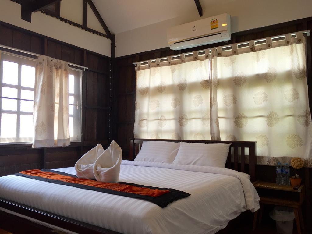 Hotel Niwas Ayutthaya Zimmer foto