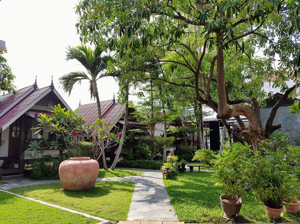 Hotel Niwas Ayutthaya Exterior foto